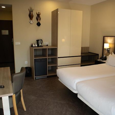 Hotel Admiral San Roque Oda fotoğraf