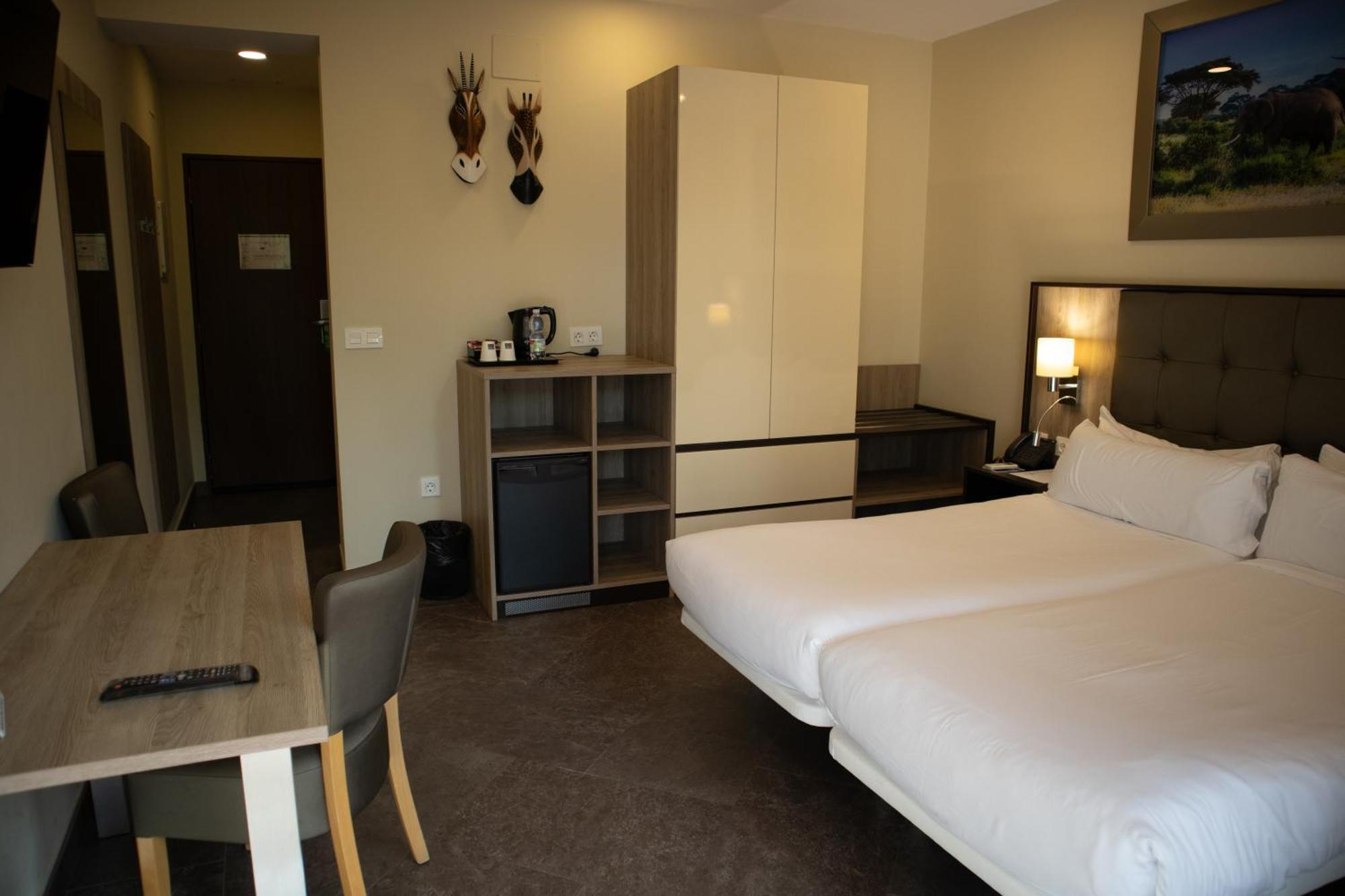 Hotel Admiral San Roque Oda fotoğraf